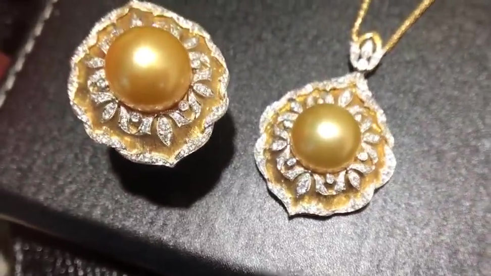 CUSTOMIZE | 14-15mm Golden South Sea Pearl Royal Ring, 18k Gold w/ Diamon - AAAA